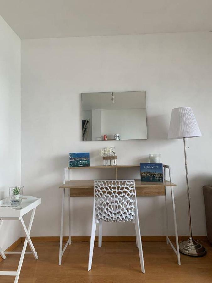 Un Balcon Sur La Mer, Acces Direct A La Plage Granville Esterno foto