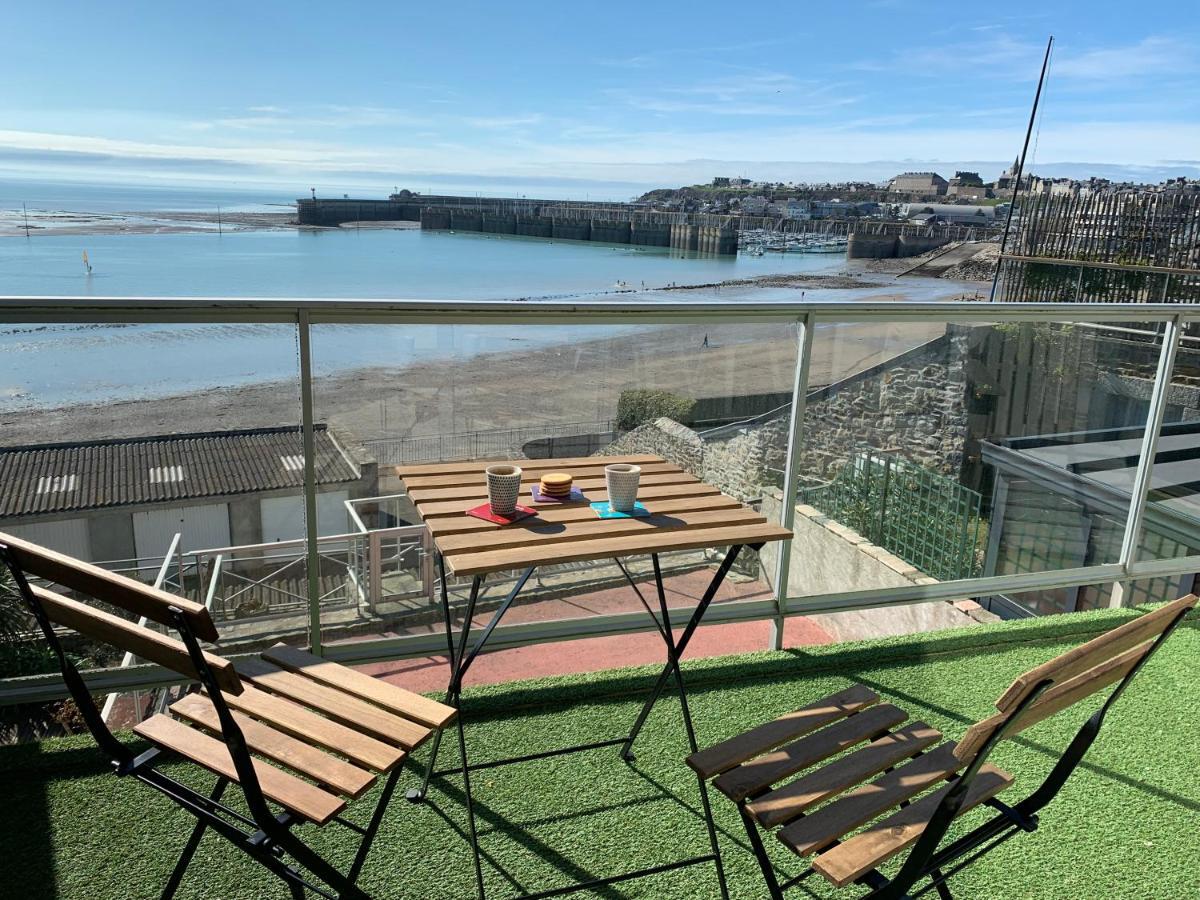 Un Balcon Sur La Mer, Acces Direct A La Plage Granville Esterno foto