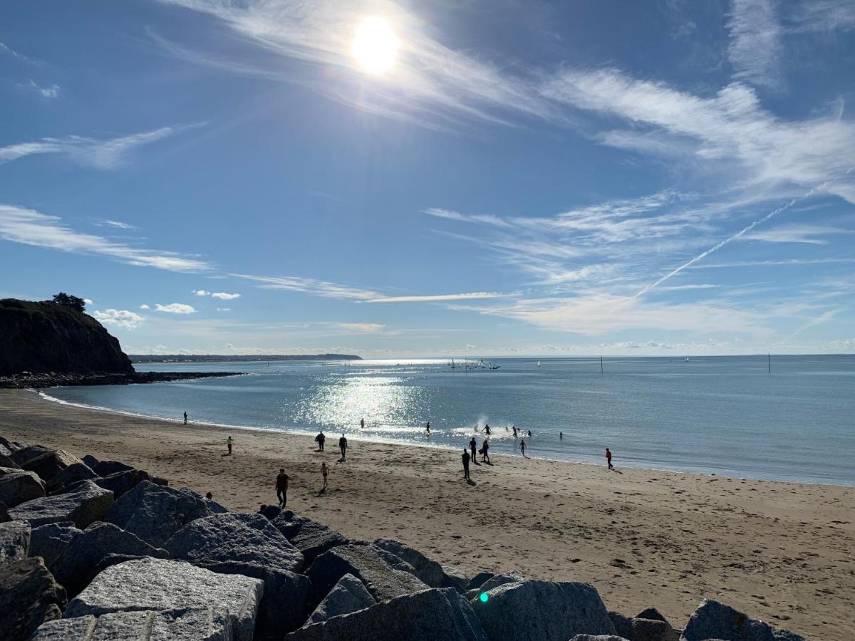 Un Balcon Sur La Mer, Acces Direct A La Plage Granville Esterno foto